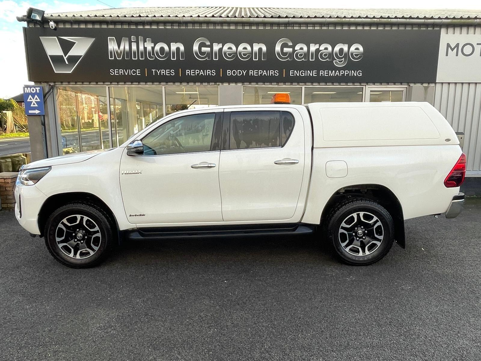 Toyota Hilux - image 4